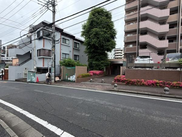 3LDK Apartment for Sale Near Machida Station, Sagamihara - Thumbnail 2