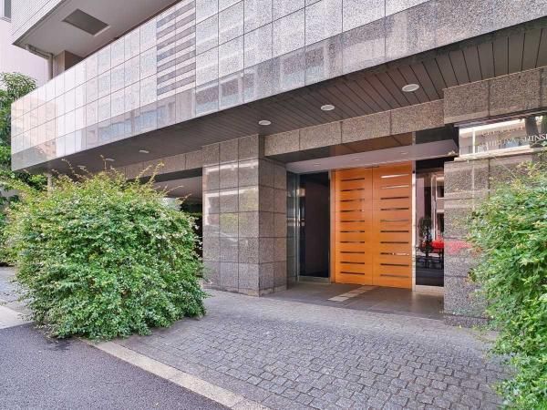Renovated 2LDK Apartment in Shibuya, Tokyo | 51.85m² - Thumbnail 4