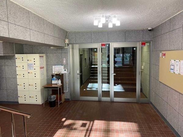 1LDK Apartment for Sale in Sanbancho, Chiyoda, Tokyo - Thumbnail 4