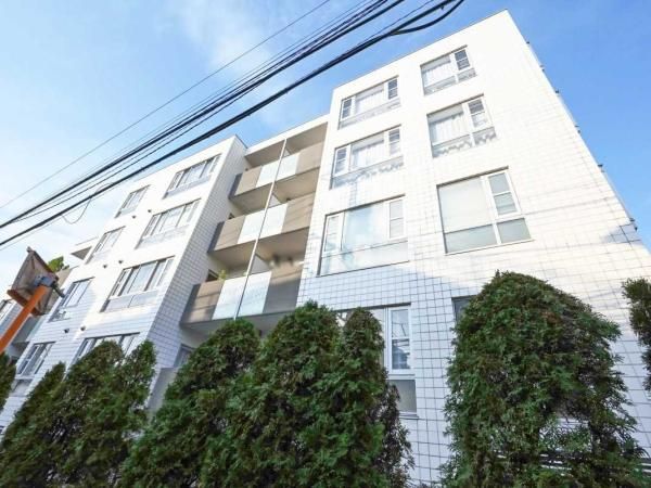 1LDK Apartment for Sale in Jingumae, Shibuya, Tokyo - Thumbnail 3