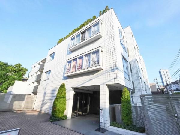 1LDK Apartment for Sale in Jingumae, Shibuya, Tokyo - Thumbnail 2