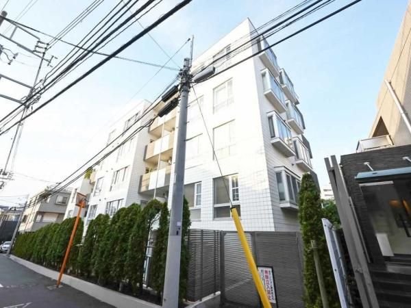 1LDK Apartment for Sale in Jingumae, Shibuya, Tokyo - Thumbnail 4