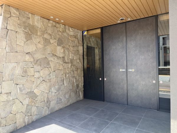 2LDK Apartment for Sale Near Hiratsuka Station, Kanagawa - Thumbnail 2