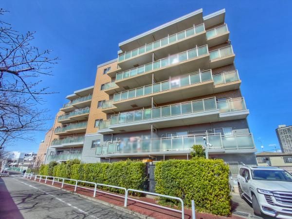 4LDK Apartment for Sale in Itabashi, Tokyo - Castle Hill Ukima-Funado - Thumbnail 2