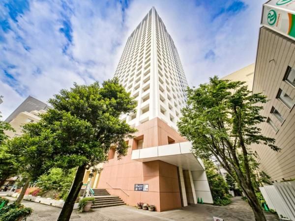 Renovated 2LDK in Dear Marks Capital Tower, Nerima, Tokyo - Thumbnail 2