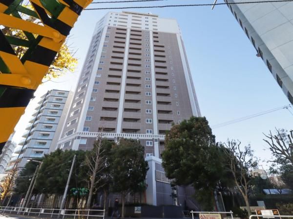 Renovated 2LDK+S Apartment in Shinjuku's Regno Sereno Tower - Thumbnail 2