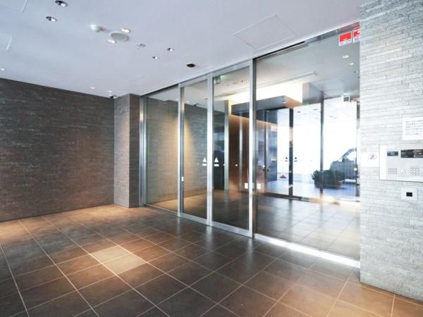 Renovated 2LDK+S Apartment in Shinjuku's Regno Sereno Tower - Thumbnail 3