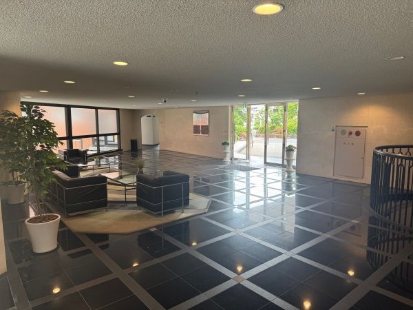 4LDK Apartment for Sale in Higashinada-ku, Kobe - Thumbnail 3