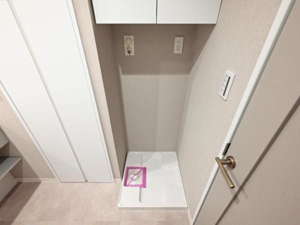 2LDK Apartment for Sale in Minato-ku, Tokyo - 62m² Bay Crest Tower - Thumbnail 4