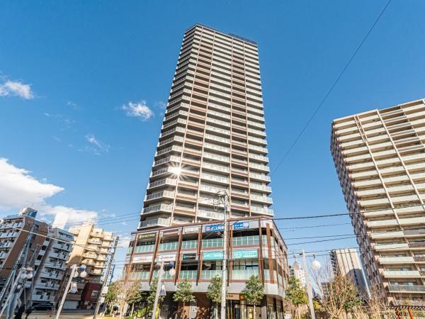 Brands Tower Tokorozawa - 3LDK Apartment for Sale in Saitama - Image 1