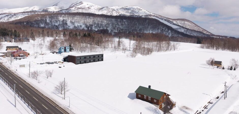 Café Maple - Mixed-Use Chalet in Niseko, Hokkaido - Image 1