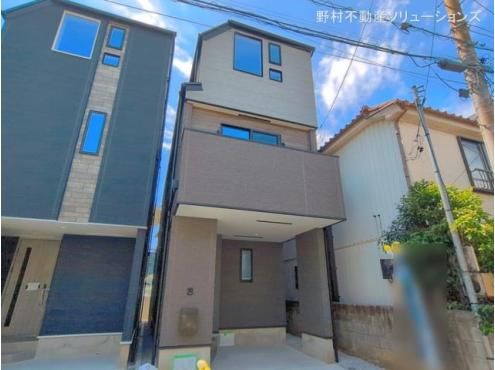 73 sqm 3LDK Apartment on 38th Floor in Yokohama - Thumbnail 2