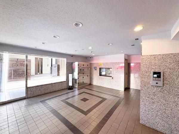 3LDK Renovated Apartment in Tsurumi-ku, Yokohama - Thumbnail 4