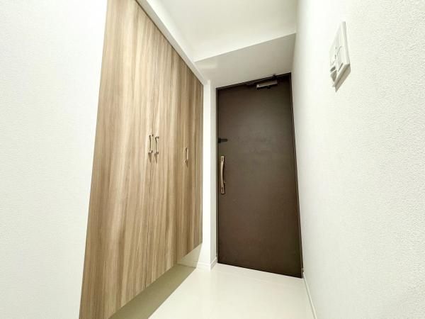 3LDK Renovated Apartment in Kohokudo-cho, Yokohama - Thumbnail 4