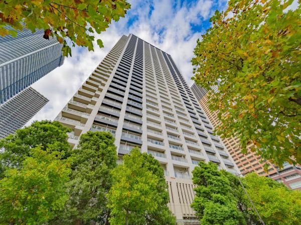 2LDK Apartment for Sale in Toshima City, Tokyo - Thumbnail 3