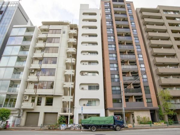 1LDK Apartment for Sale in Ichigaya, Shinjuku, Tokyo - Thumbnail 2