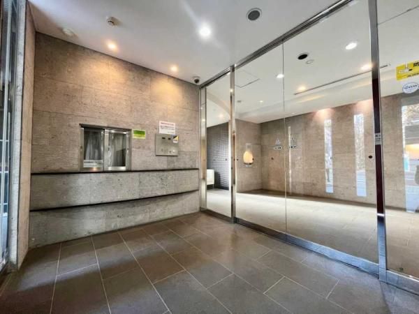 2LDK Apartment for Sale in Bunkyo Ward, Tokyo - Thumbnail 3
