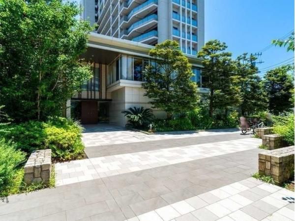 Air Hills Fujisawa 3LDK Apartment with Private Garden for Sale - Thumbnail 3