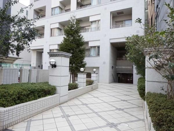 1DK Apartment in Shinjuku, Tokyo – Duo Scala Kagurazaka Tower - Thumbnail 2