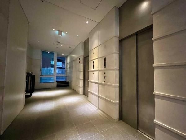 3LDK Apartment for Sale in Chiyoda, Tokyo near Hanzomon Station - Thumbnail 4