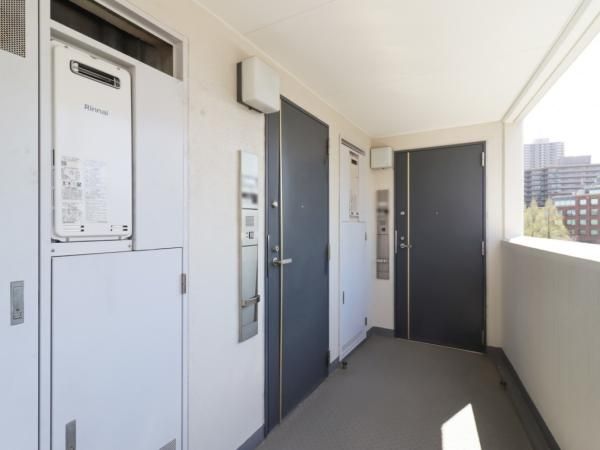 Renovated 1LDK Apartment in Ebisu, Shibuya - Thumbnail 2