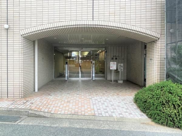 4LDK Apartment for Sale in Takarazuka, Hyogo - 77m2 - Thumbnail 3