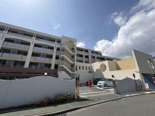 2LDK Apartment for Sale in Kamakura, Kanagawa - 59.98m2 - Thumbnail 2