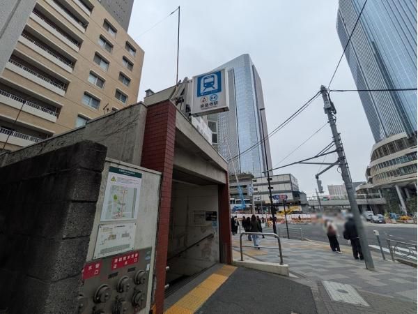 2LDK Apartment for Sale in Takanawa, Minato, Tokyo - 70.42m² - Thumbnail 3