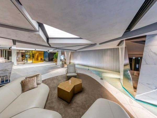 PROUD Ebisu Hillside Garden 2LDK Apartment for Sale in Shibuya - Thumbnail 4