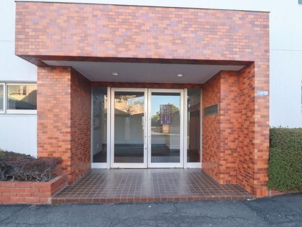 2LDK South-Facing Apartment in Tama-Plaza, Kawasaki - Thumbnail 3