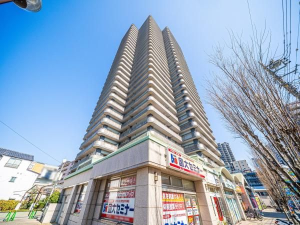 Renovated 3LDK Apartment in Forum Tower Tokorozawa, Saitama - Thumbnail 4