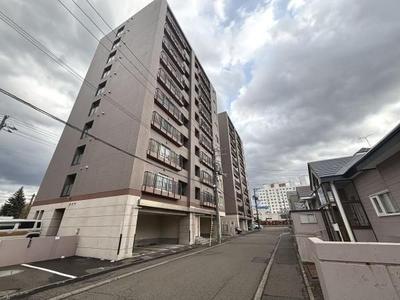 Renovated 3LDK Apartment Near Hassamu Station, Sapporo — Apartment, Nishi, Hokkaido
