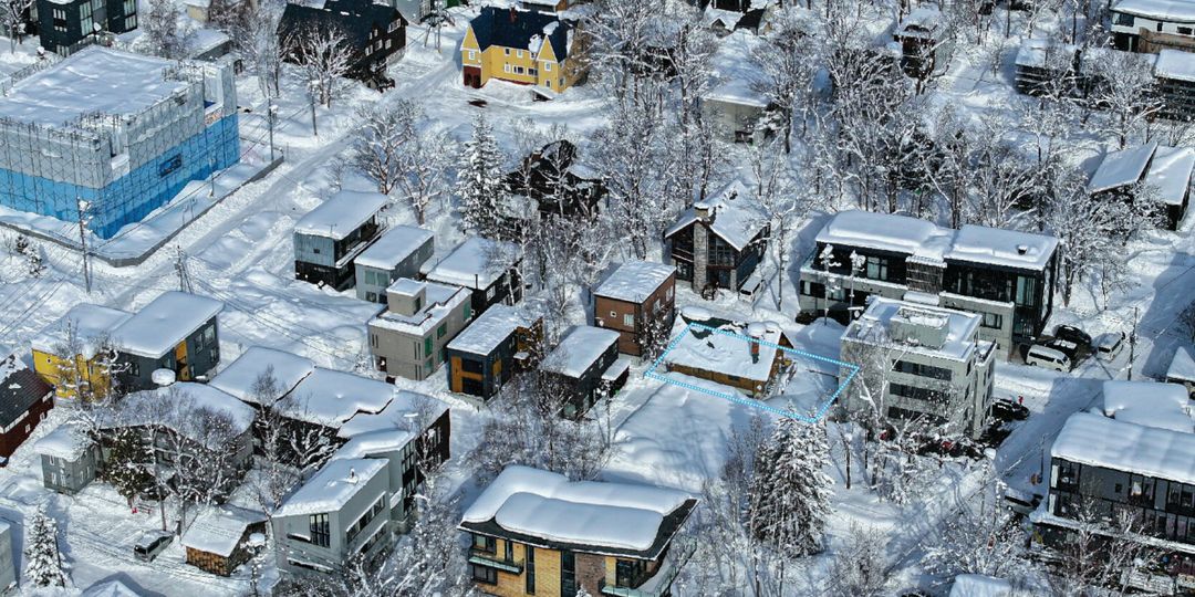 Log House on 330 sqm Land for Sale in Lower Hirafu, Niseko - Thumbnail 4