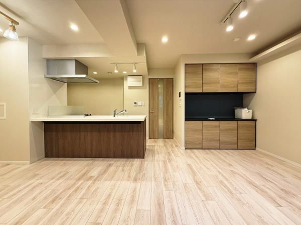 Renovated 1LDK Apartment for Sale in Shibuya, Tokyo - Thumbnail 4