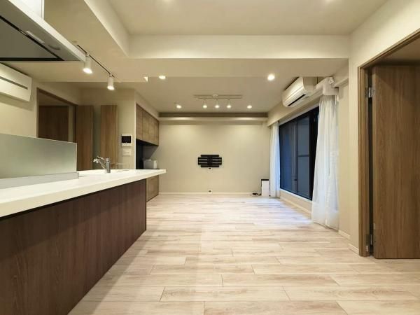 Renovated 1LDK Apartment for Sale in Shibuya, Tokyo - Thumbnail 2
