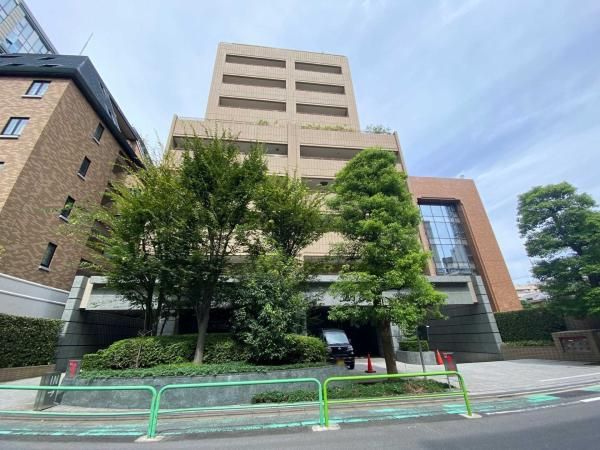 2LDK Apartment for Sale in Chiyoda Sanbancho, Tokyo - Thumbnail 4