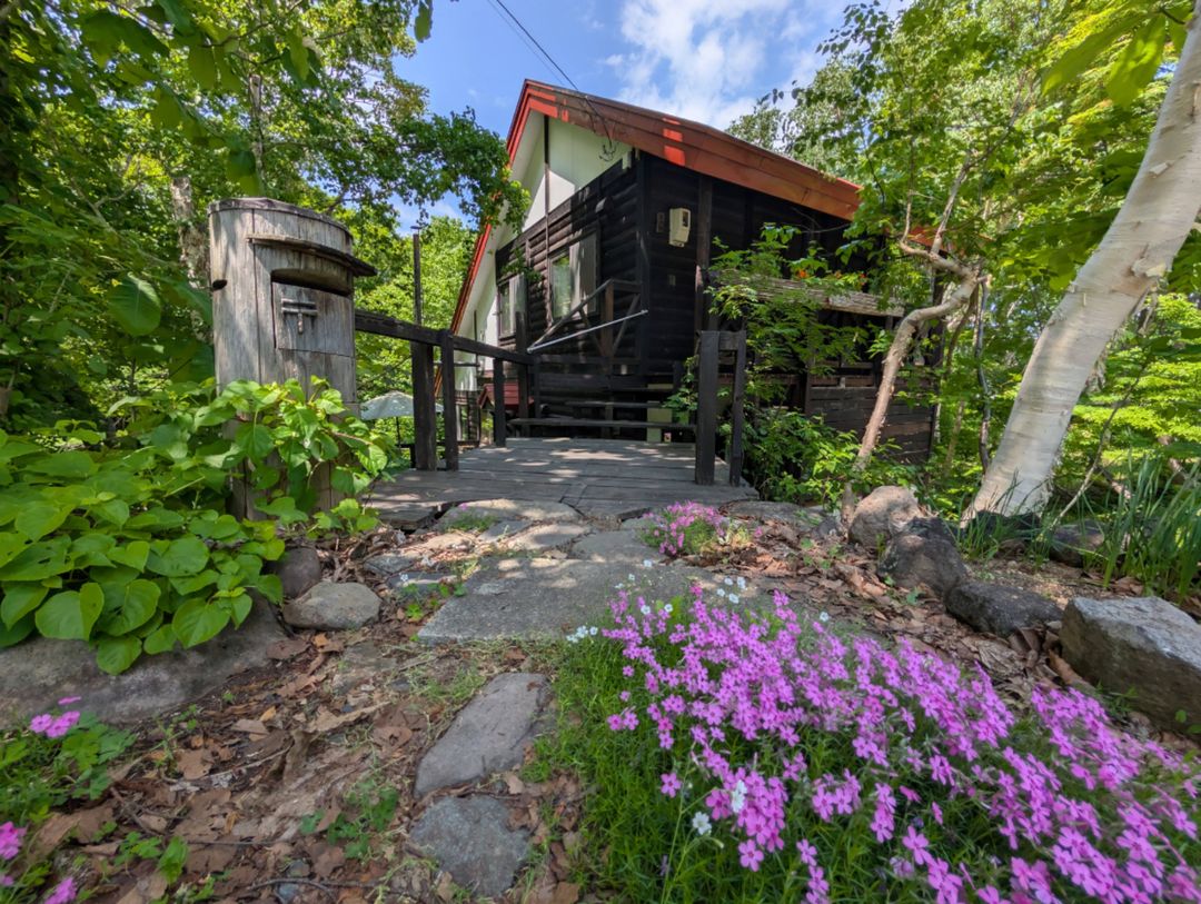 2-Bedroom Forest Cabin on 1,000 sqm in Hanazono, Hokkaido - Thumbnail 2