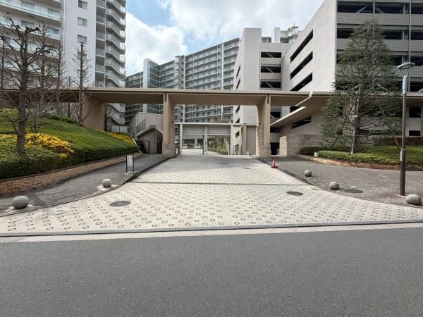Renovated 3LDK Apartment for Sale in Totsuka, Yokohama - Thumbnail 3