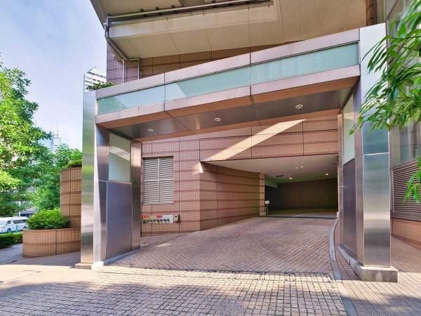 3LDK Apartment for Sale in Akasaka, Minato City, Tokyo - Thumbnail 3