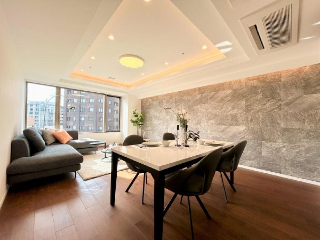 2LDK Apartment for Sale in Chiyoda, Tokyo - 88 sqm - Thumbnail 4