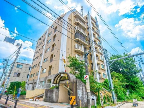 Renovated 1LDK Apartment in Kamiikebukuro, Toshima City - Thumbnail 2