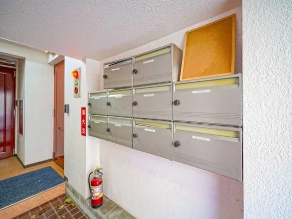Renovated 1LDK Apartment in Shirokane, Minato-ku, Tokyo - Thumbnail 2