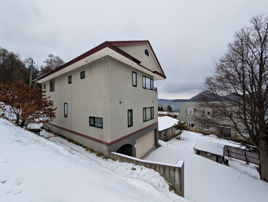 Toya Lakeview Onsen Lodge for Sale in Hokkaido - Thumbnail 2