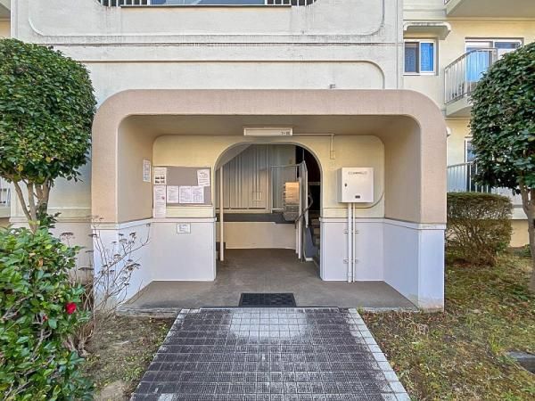 Renovated 3LDK Apartment in Nijigaoka, Kawasaki - 63m2 - Thumbnail 2