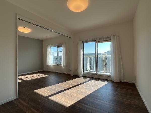 Renovated 3LDK Apartment in Nijigaoka, Kawasaki - 63m2 - Thumbnail 4