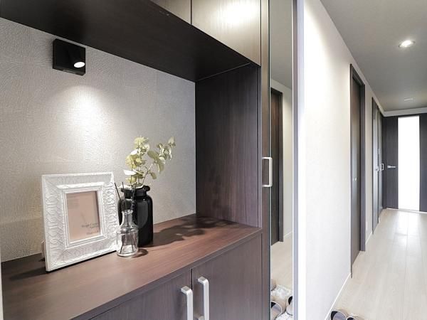 Renovated 3LDK Apartment in Osaka with City Gas & Pet-Friendly Policy - Thumbnail 2