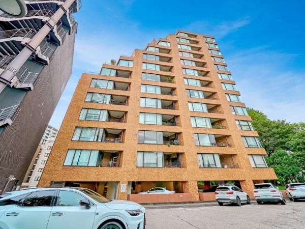 3LDK Apartment for Sale in Ichibancho, Chiyoda, Tokyo - Thumbnail 4