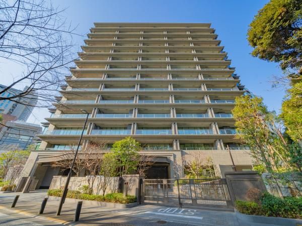 3LDK Apartment for Sale in Chiyoda, Tokyo - The Park House Gran Chidorigafuchi - Thumbnail 4