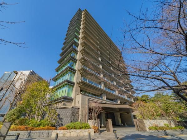 3LDK Apartment for Sale in Chiyoda, Tokyo - The Park House Gran Chidorigafuchi - Thumbnail 3