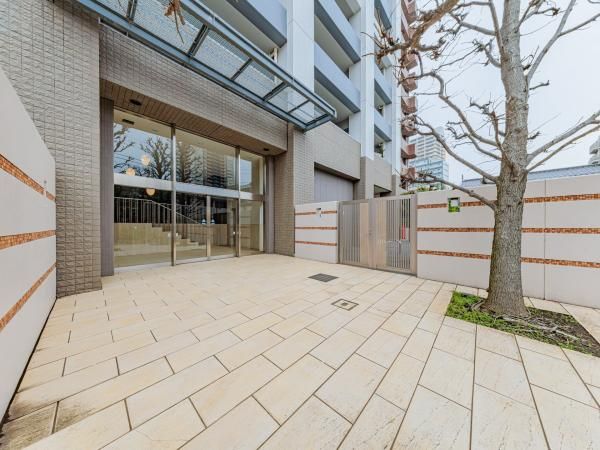 3LDK Apartment for Sale in Kamikebukuro, Toshima-ku, Tokyo - Thumbnail 4